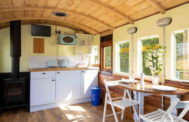 Unique Comfy Remodelled Railway Carriage - Foto 29