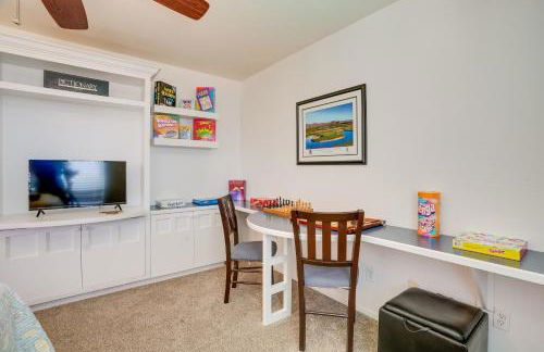 half Mi to Lake Family Home with Hot Tub in Goodyear - Foto 16