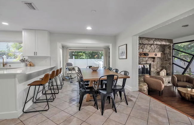 Golden Retreat: Expansive 6BR Home w Heated Pool ~ - Foto 59