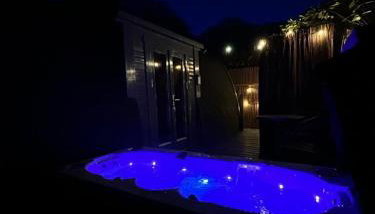 River Side Cabin with Hot tub Snowdonia - Foto 2