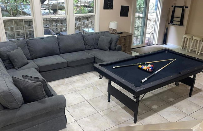 Pocono Retreat -1 Mile to Lake and Skiing - Foto 3