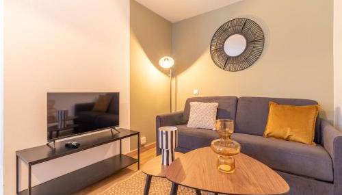 Quiet cocoon of love - Photo 1