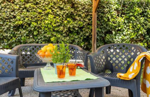 GuestHost - Station Oasis with Parking and Garden - Foto 22