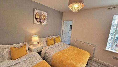 Stunning, clean, free parking home, ideal long stays - Foto 5