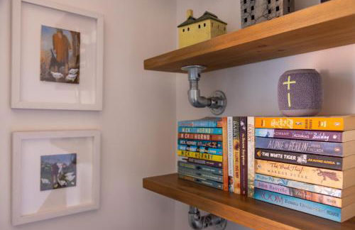 Vibrant 2 Bed, 2 Bath Home, Just Minutes to Town! - Foto 76