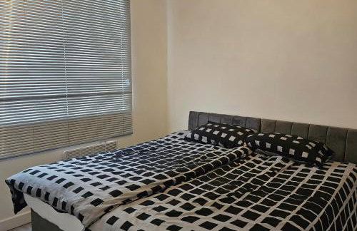 Modern 2-Bedroom Apartment Near Central London - Photo 10