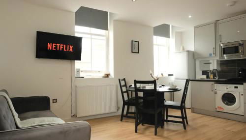 Amanah Properties - Stylish Retreat for Friends & Families Zone 1 Sleeps 5 - Foto 2, stove, pet friendly