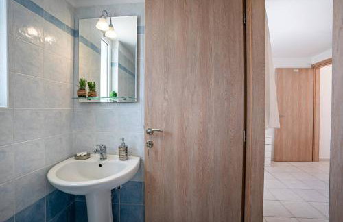 Azure Seaside Apts - Photo 54