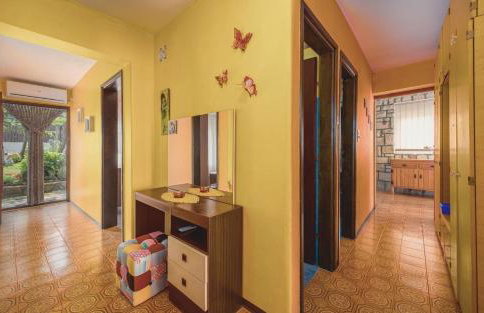 Apartment Crveni - a three bedroom apartment with a stunning sea view - Foto 16