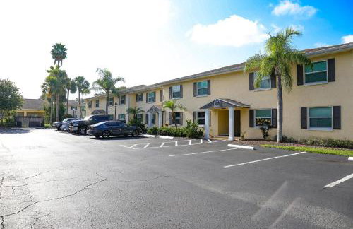Sunnyside Palms - 2BR, Poolside, 5 min to Beach - Foto 4