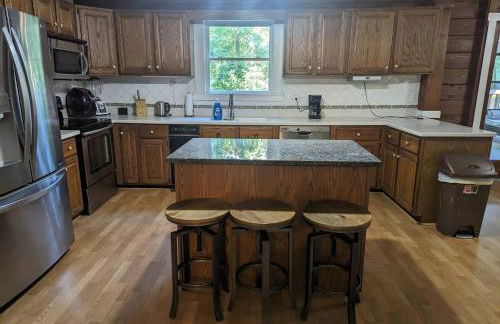 Cozy Cabin in Woods - Foto 24