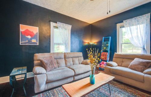 4 Mi to Liberty U Huge Home with Yard and Hot Tub - Foto 5