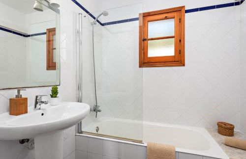 Villas Playas de Fornells by Escape Home - Foto 44