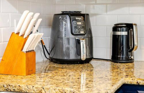 3 BR l Quiet Home with Gazebo l 5 min Medical center l Work room - Photo 21