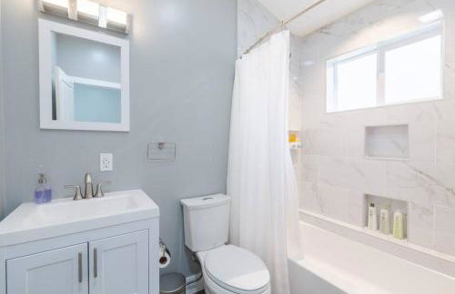 Modern Guesthouse w Private Patio and Hot Tub - Foto 36