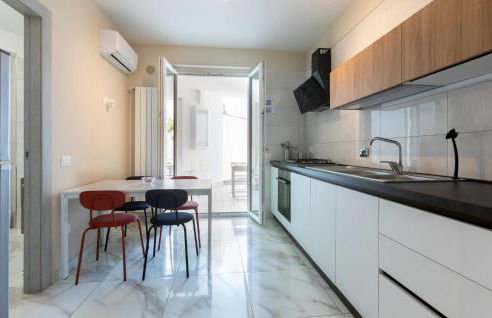 Amazing Apartment In Boscoreale - Photo 5