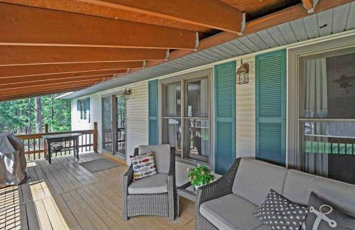 Lakeside Getaway with Hot Tub - Foto 31