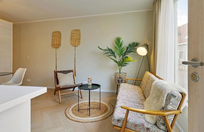 Shared Garden Apartment Retreat - Photo 1