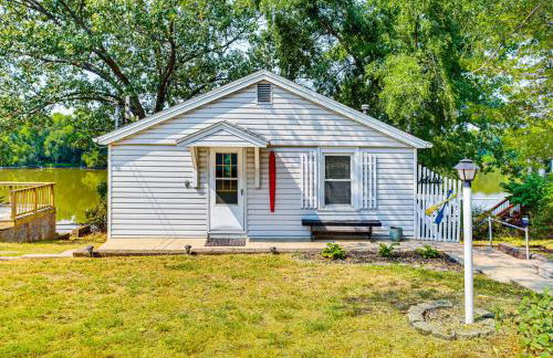 Lakefront Home with Patio in Havana! - Photo 2