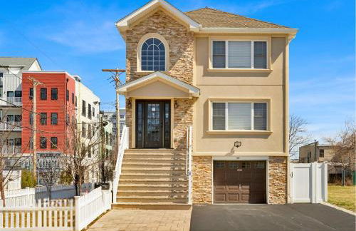 The Seabreeze Haven- Luxury 3BR Coastal Retreat - Near Beach & Free Parking - Foto 2