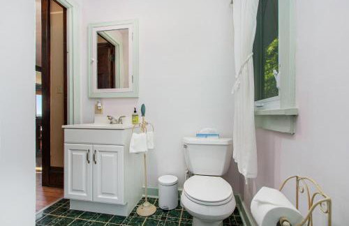 Lake Michigan Retreat- Upper Duplex - Photo 25