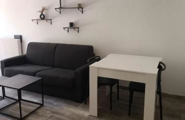 Home2Sea - Piscine, Jardin, studio cabine, 1 canapé lit convertible 2 ADULTES, 1 lit superposé triple 3 ENFANTS ou ADOS - Foto 21