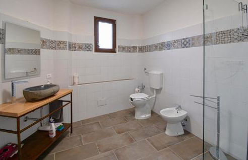 Awesome Home In Burzanella With Kitchen - Foto 19