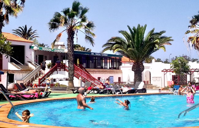 Castillo Beach Club Apartments - Photo 24