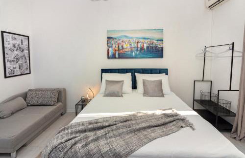 Spacious Apartment Center - Photo 14