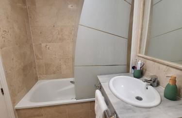 Casa Feliz - Stunning 2 bed Penthouse in Manilva with pool, sea and mountain views, close to the beach and facilities - Photo 11