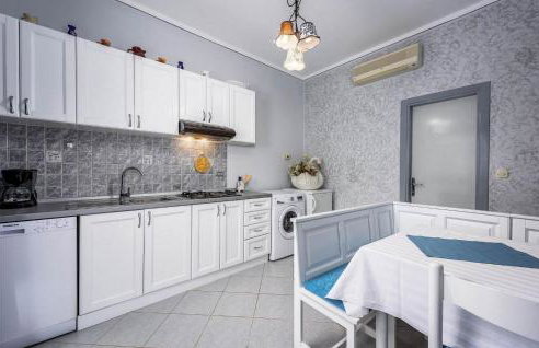 1 Bedroom Stunning Home In Sveti Lovrec - Foto 9