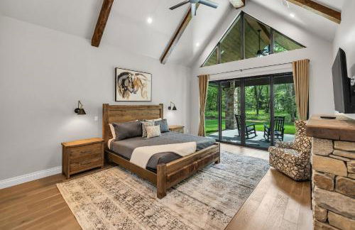 Game Room and Hot Tub! Lakefront Monkey Island Haven - Foto 18