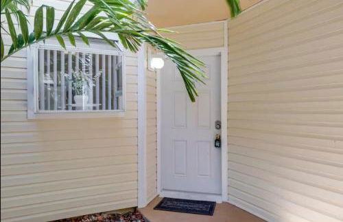 Serene Pondside Getaway - BC10 - Foto 3