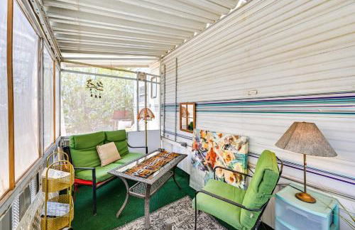 Yuma Getaway with Pool Access, 5 Mi to Lutes Casino! - Foto 2