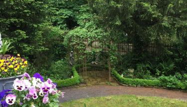 Ferienwohnung der besonderen Art in Villa am Glan - Foto 2, Garden view