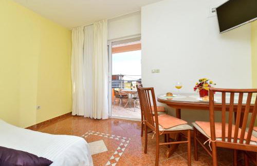 Villa Zdenka with heated pool - Photo 74