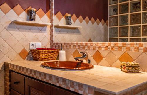 Villa estilo mediterránea con Piscina, Jardín, Bbq y Jacuzzi - VILLA BEL AIR REAL - Photo 36