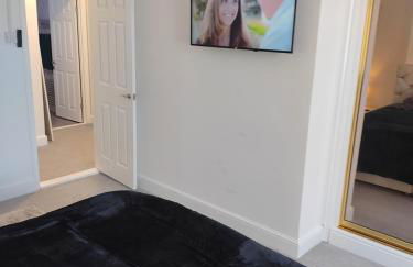 Modern 2 bed house sleeps 6 - Photo 16