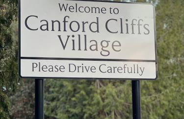 Luxury Villa with Beach Hut and Hot Tub - Photo 2