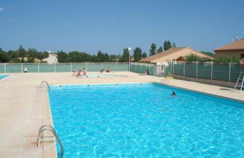 Maison avec Cour, Piscine Sécurisée, Climatisation, 3 Chambres, Proche Plage, 8 Personnes - FR-1-701-33 - Foto 2