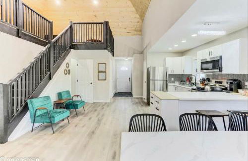 The Hut House 3BR 3BA Game Room Massage Chair - Foto 30