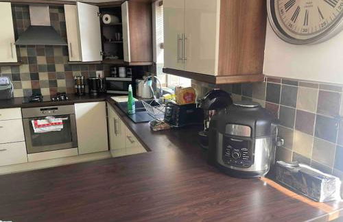 Spacious 4 bedroom house with large garden - Foto 34