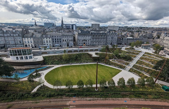 Aberdeen by Charles Hope - Foto 32