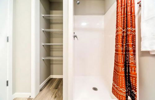 Cozy Micro Suite Unit 8 Sleeps 2 Minutes to Downtown - Foto 14