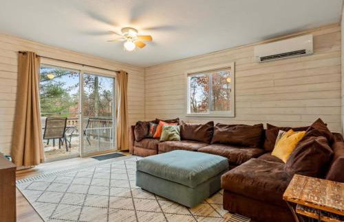 Cute Whitefish Cabin with Hot tub - Foto 19