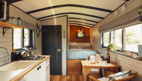 Lomu - Cosy Coastal Shepherd's Hut with Log-Burner and WiFi - Foto 3