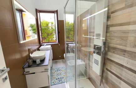 Blu Caletta - waterfront apartment with garden - Foto 2