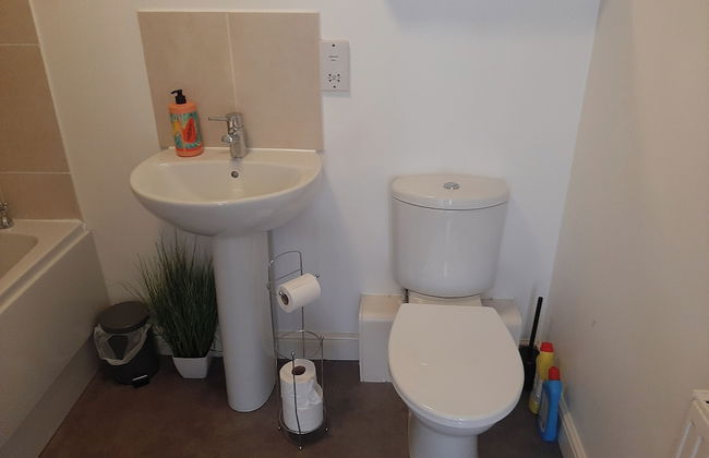 Cozy Courtyard Apt, Explore & Relax, Free Parking - Foto 9