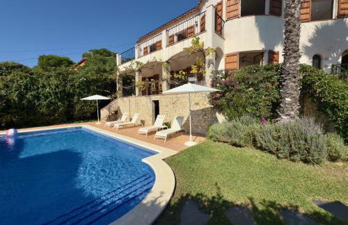 Beautiful Spacious Villa with Mountain View and Private Pool - Foto 44
