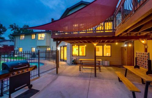 Backyard Oasis Pool Is A Beautiful Home - Photo 40